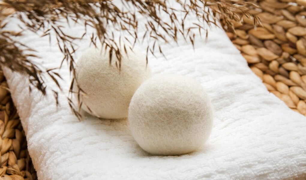 How to clean wool dryer balls featured image