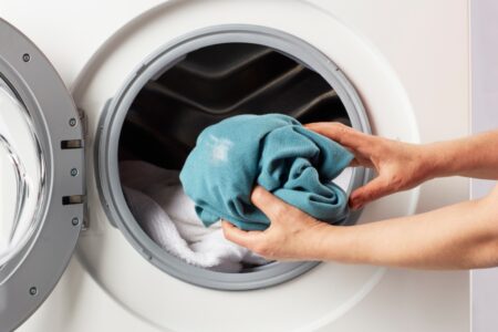 How to get laundry detergent stains out of clothes Featured Image